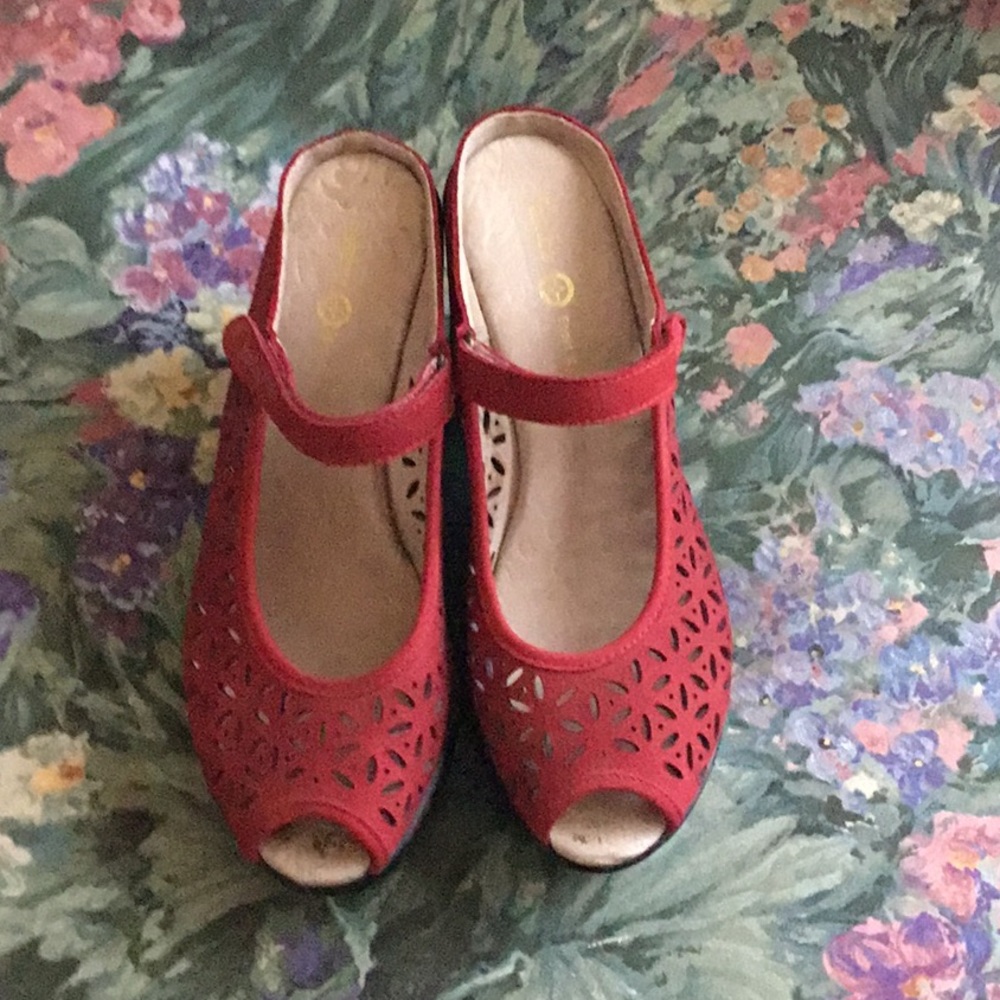 Jambu Sport Red peep Toe Platform Wedge Sz 7.5